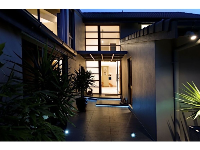 11 Witt Avenue, Carrara QLD 4211