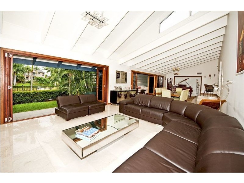 11 Witt Avenue, Carrara QLD 4211