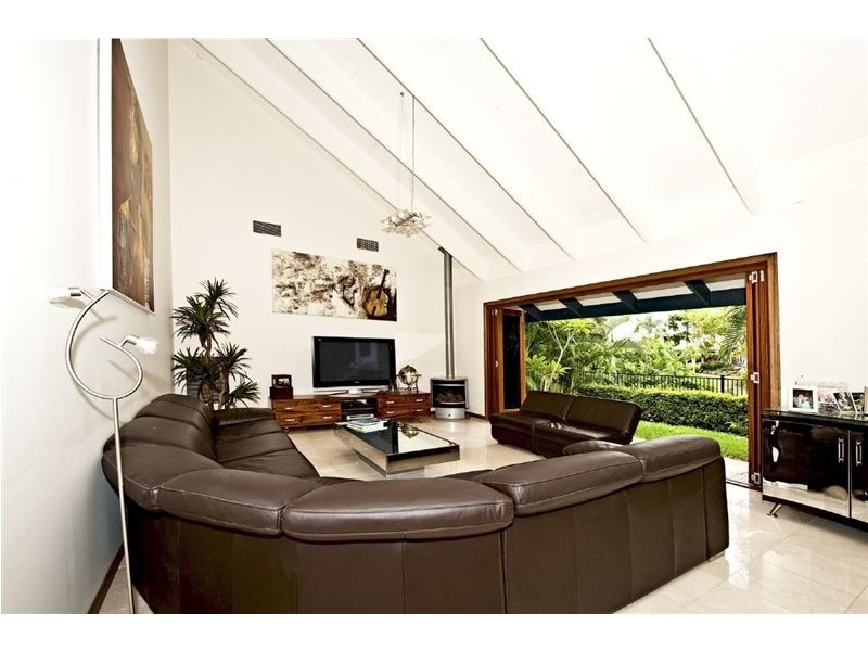 11 Witt Avenue, Carrara QLD 4211