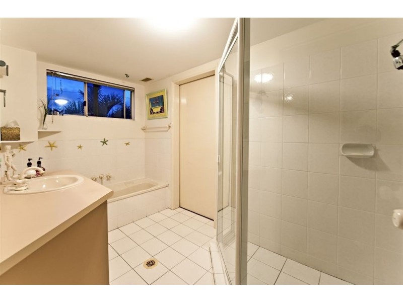 1/1 Orvieto Avenue,, Mermaid Waters QLD 4218