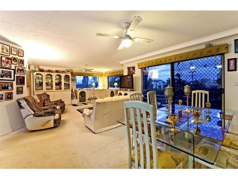 1/1 Orvieto Avenue,, Mermaid Waters QLD 4218