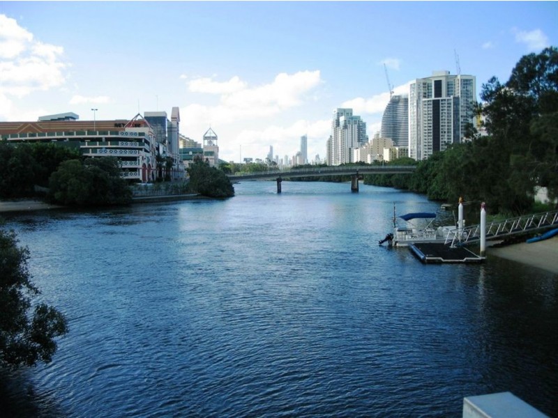 1/1 Orvieto Avenue,, Mermaid Waters QLD 4218