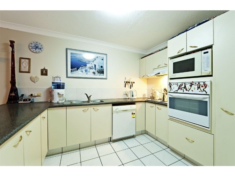 1/1 Orvieto Avenue,, Mermaid Waters QLD 4218