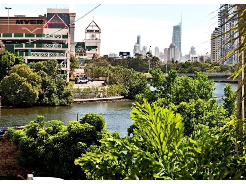 1/1 Orvieto Avenue,, Mermaid Waters QLD 4218