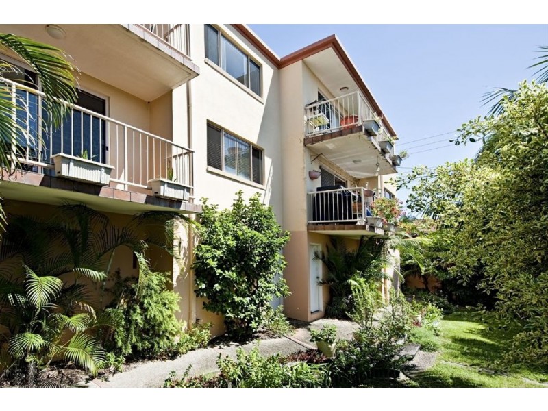 1/1 Orvieto Avenue,, Mermaid Waters QLD 4218