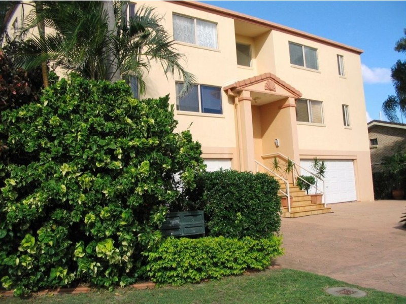 1/1 Orvieto Avenue,, Mermaid Waters QLD 4218