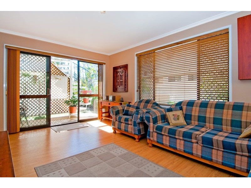 2/16 Monaco Street, Broadbeach QLD 4218