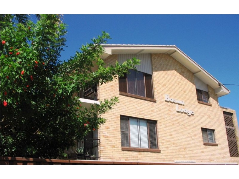 2/16 Monaco Street, Broadbeach QLD 4218