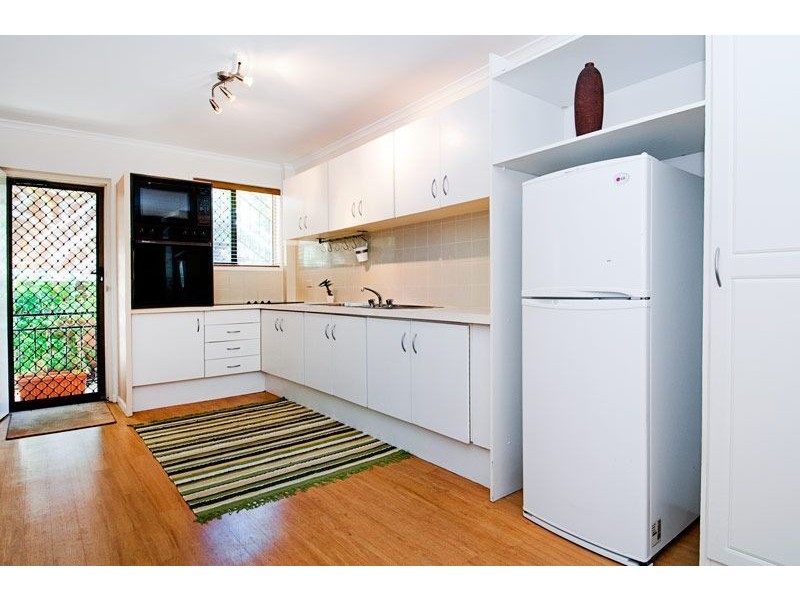 2/16 Monaco Street, Broadbeach QLD 4218