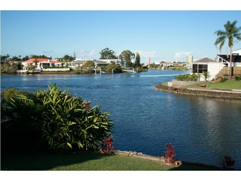 19 Conifer Crescent, Broadbeach Waters QLD 4218