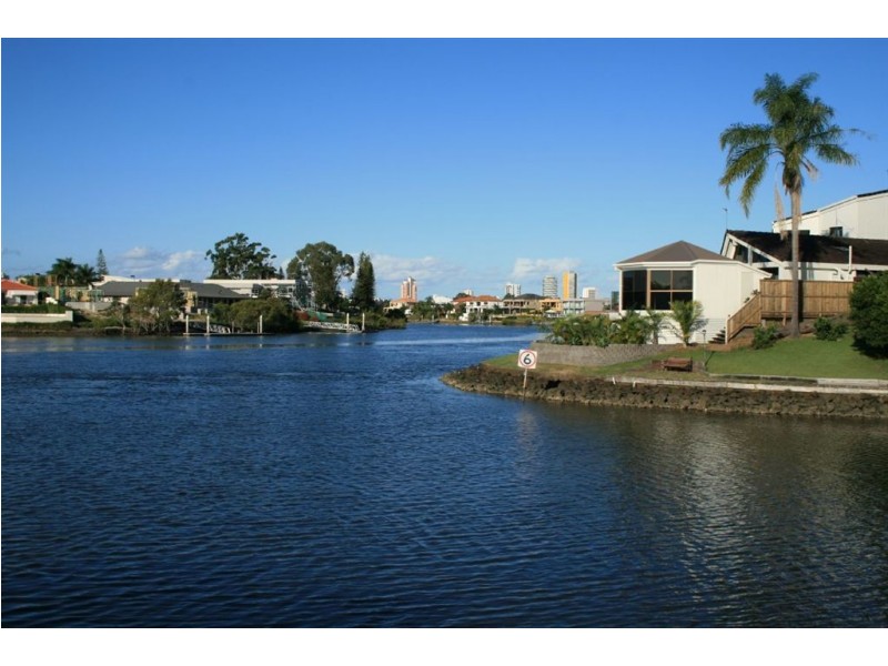 19 Conifer Crescent, Broadbeach Waters QLD 4218