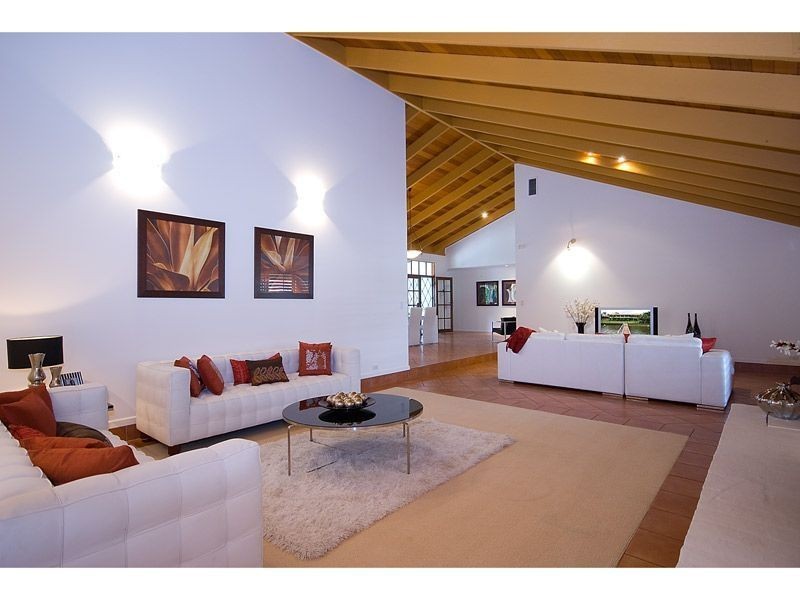 333 Monaco Street, Broadbeach Waters QLD 4218