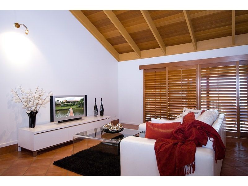 333 Monaco Street, Broadbeach Waters QLD 4218