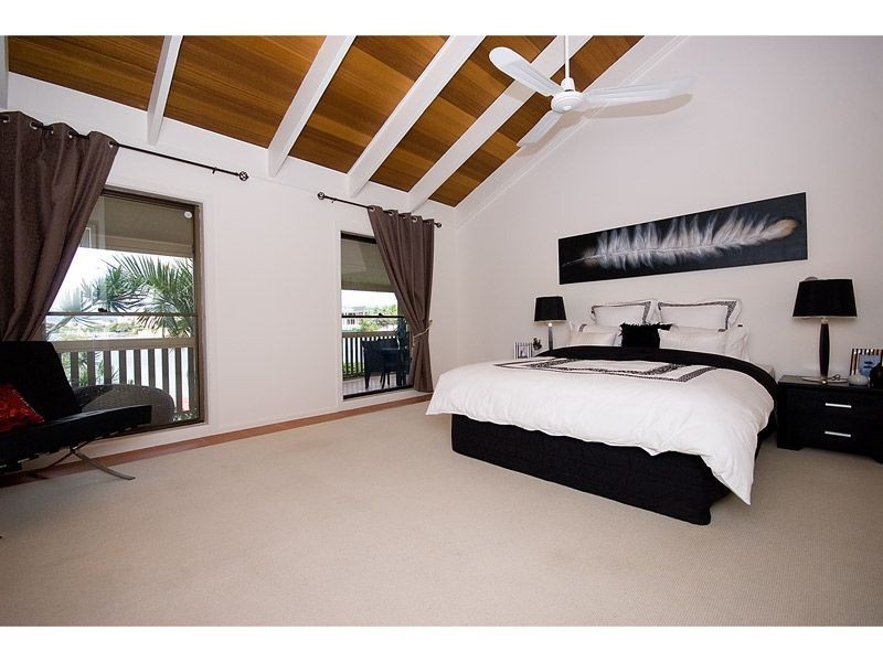 333 Monaco Street, Broadbeach Waters QLD 4218