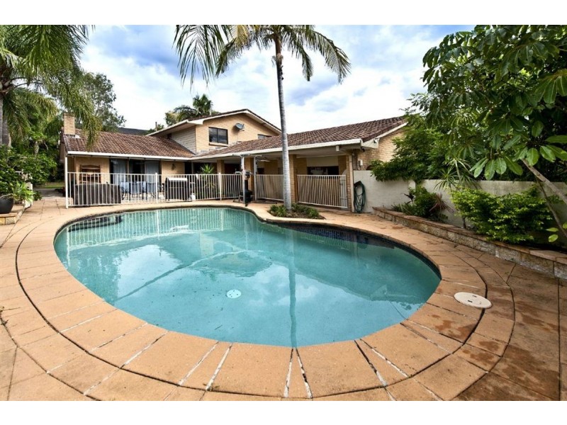 10 Canara Street, Benowa QLD 4217