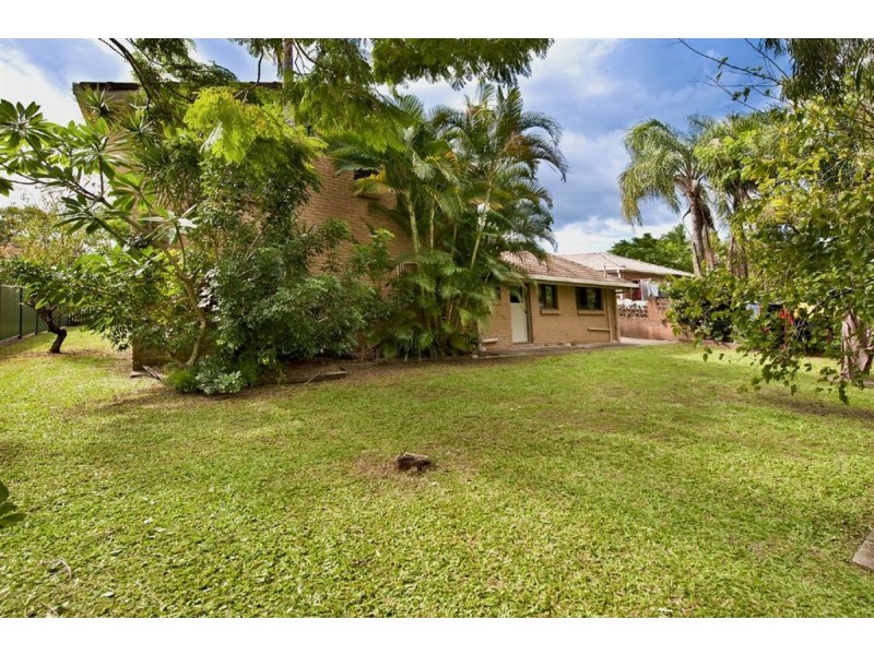 10 Canara Street, Benowa QLD 4217