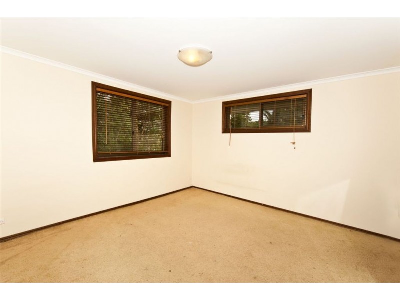 10 Canara Street, Benowa QLD 4217
