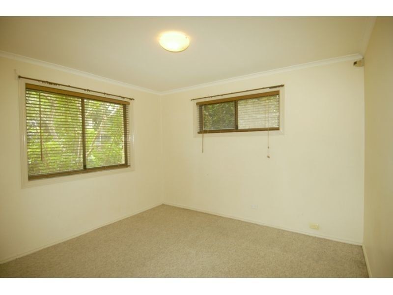 10 Canara Street, Benowa QLD 4217