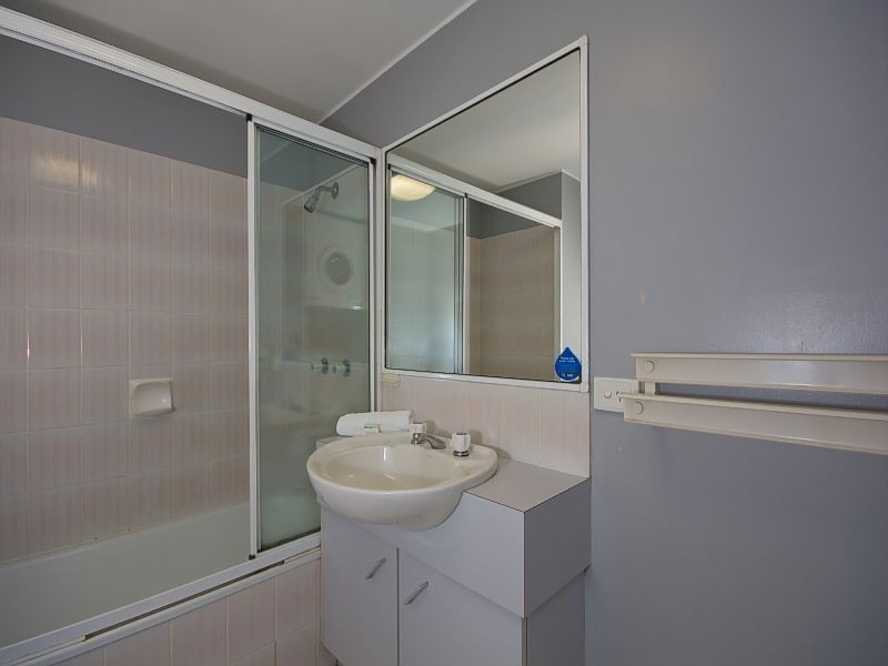 21/26 Monaco Street, Broadbeach QLD 4218