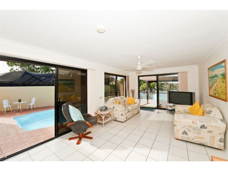 2 Reid Court, Carrara QLD 4211