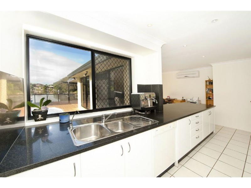 2 Reid Court, Carrara QLD 4211