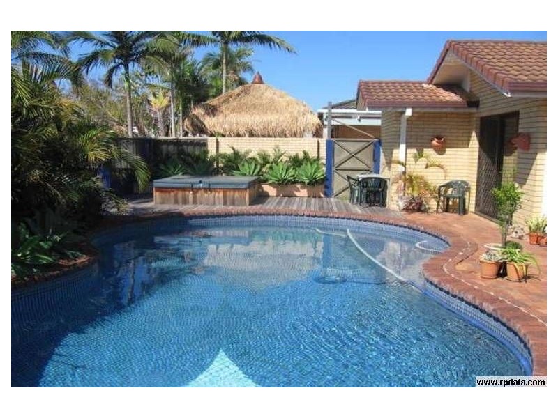 9 Costa Court,, Broadbeach Waters QLD 4218