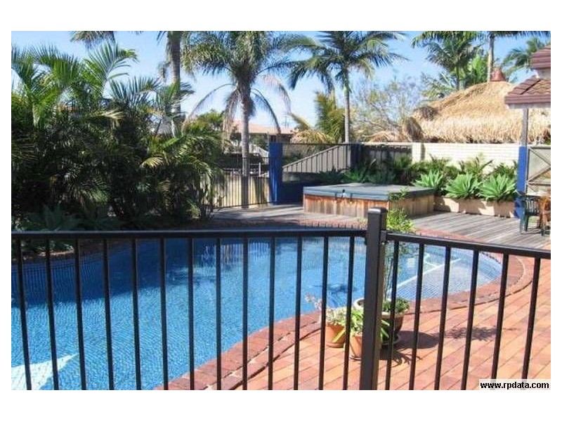 9 Costa Court,, Broadbeach Waters QLD 4218