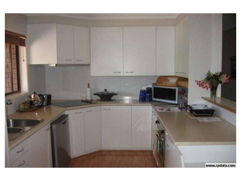 9 Costa Court,, Broadbeach Waters QLD 4218