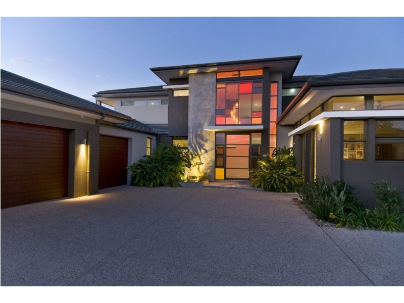 5067 Emerald Island Drive, Carrara QLD 4211