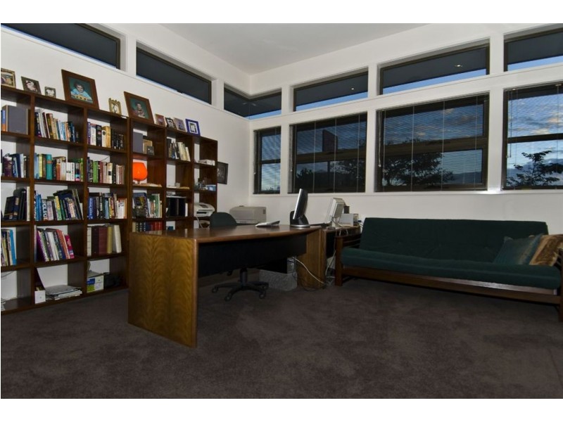 5067 Emerald Island Drive, Carrara QLD 4211