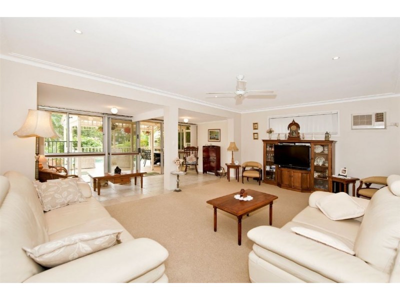 7 Coobowie Street,, Broadbeach Waters QLD 4218