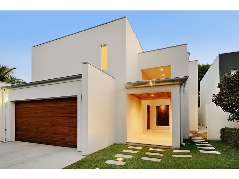 2/17 Marseille Court, Sorrento QLD 4217