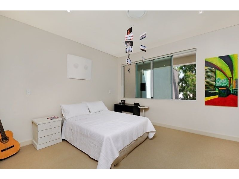 2/17 Marseille Court, Sorrento QLD 4217