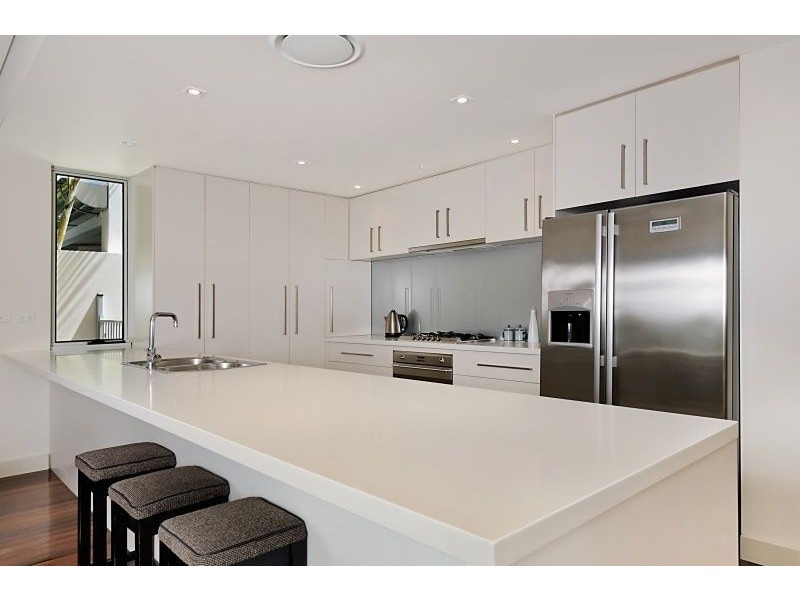 2/17 Marseille Court, Sorrento QLD 4217