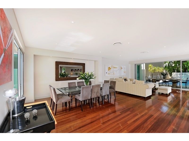 2/17 Marseille Court, Sorrento QLD 4217