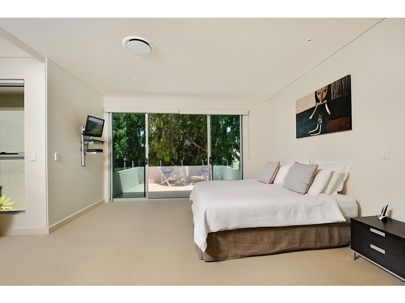 2/17 Marseille Court, Sorrento QLD 4217