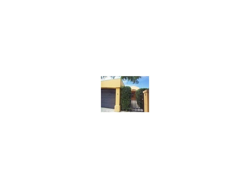 8 Flamingo Key, Broadbeach Waters QLD 4218