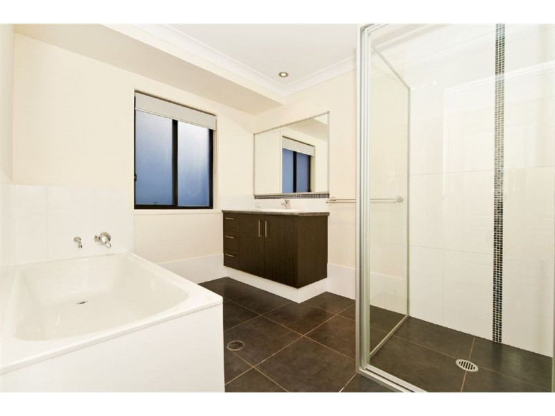 38 Camarillo Circuit, Reedy Creek QLD 4227