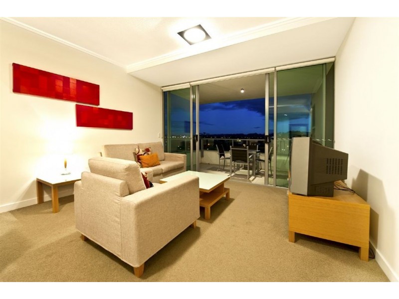 2407/33 T E Peters Drive, Broadbeach Waters QLD 4218