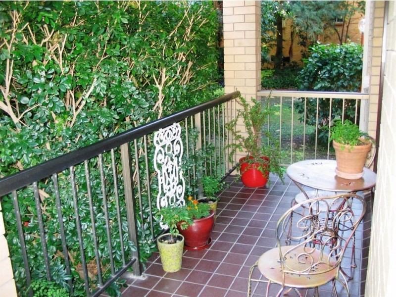 1/33 Monaco Street, Broadbeach QLD 4218