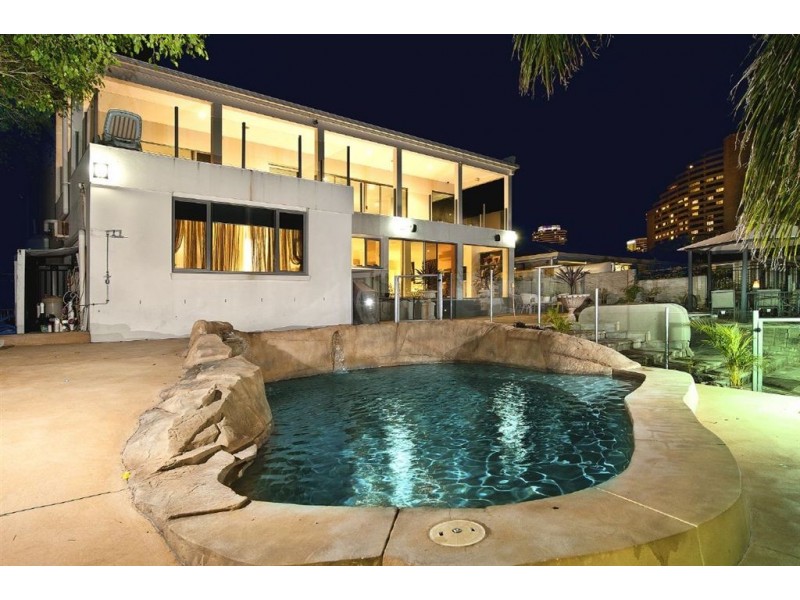 8 Merrimac Boulevard, Broadbeach Waters QLD 4218