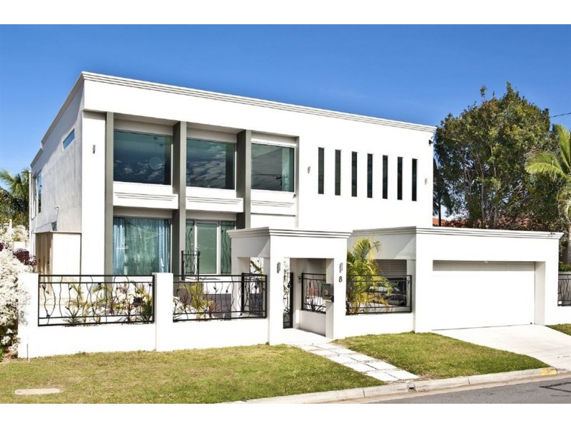8 Merrimac Boulevard, Broadbeach Waters QLD 4218