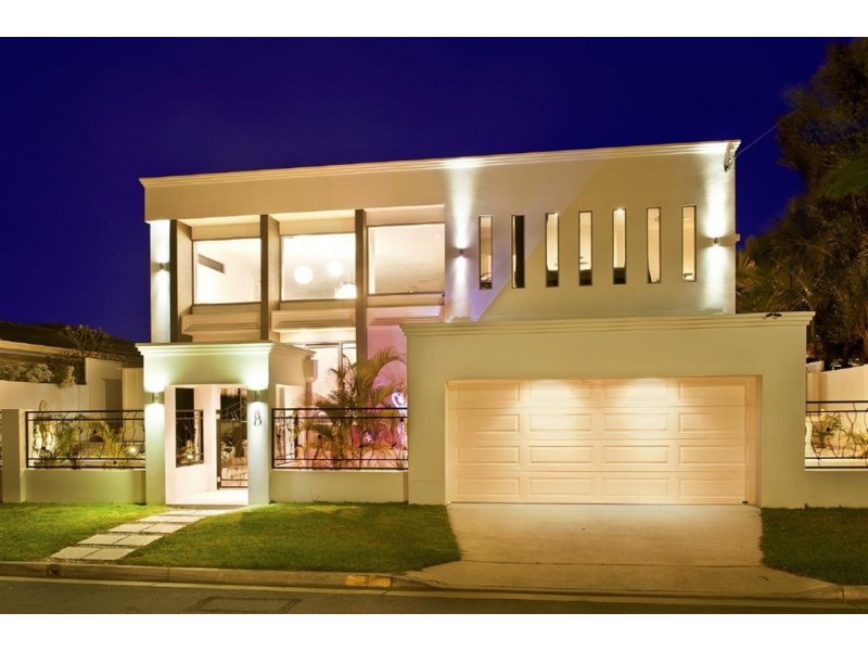 8 Merrimac Boulevard, Broadbeach Waters QLD 4218