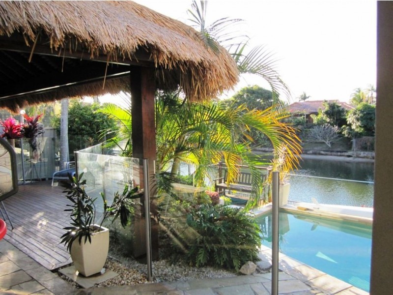 9 Pensacola Avenue, Broadbeach Waters QLD 4218