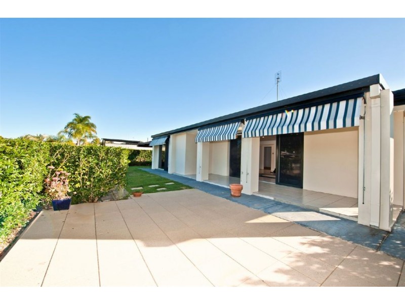 104 Rio Vista Blvd, Broadbeach Waters QLD 4218