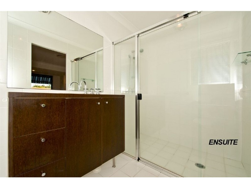 104 Rio Vista Blvd, Broadbeach Waters QLD 4218