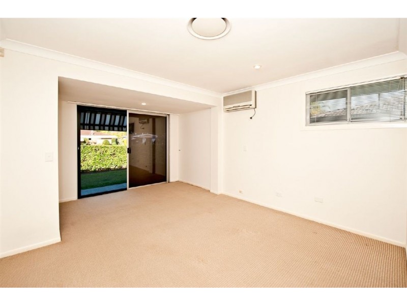 104 Rio Vista Blvd, Broadbeach Waters QLD 4218