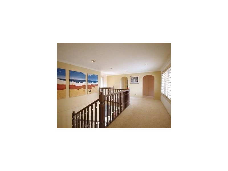 1 Coobowie Street, Broadbeach Waters QLD 4218