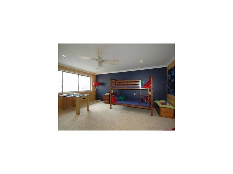 1 Coobowie Street, Broadbeach Waters QLD 4218
