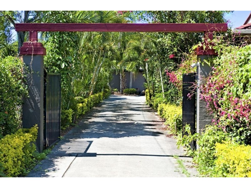 30 Karina Crescent, Broadbeach Waters QLD 4218